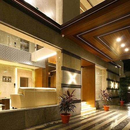 Mumbai House Luxury Apartments Santacruz East, مومباي المظهر الخارجي الصورة
