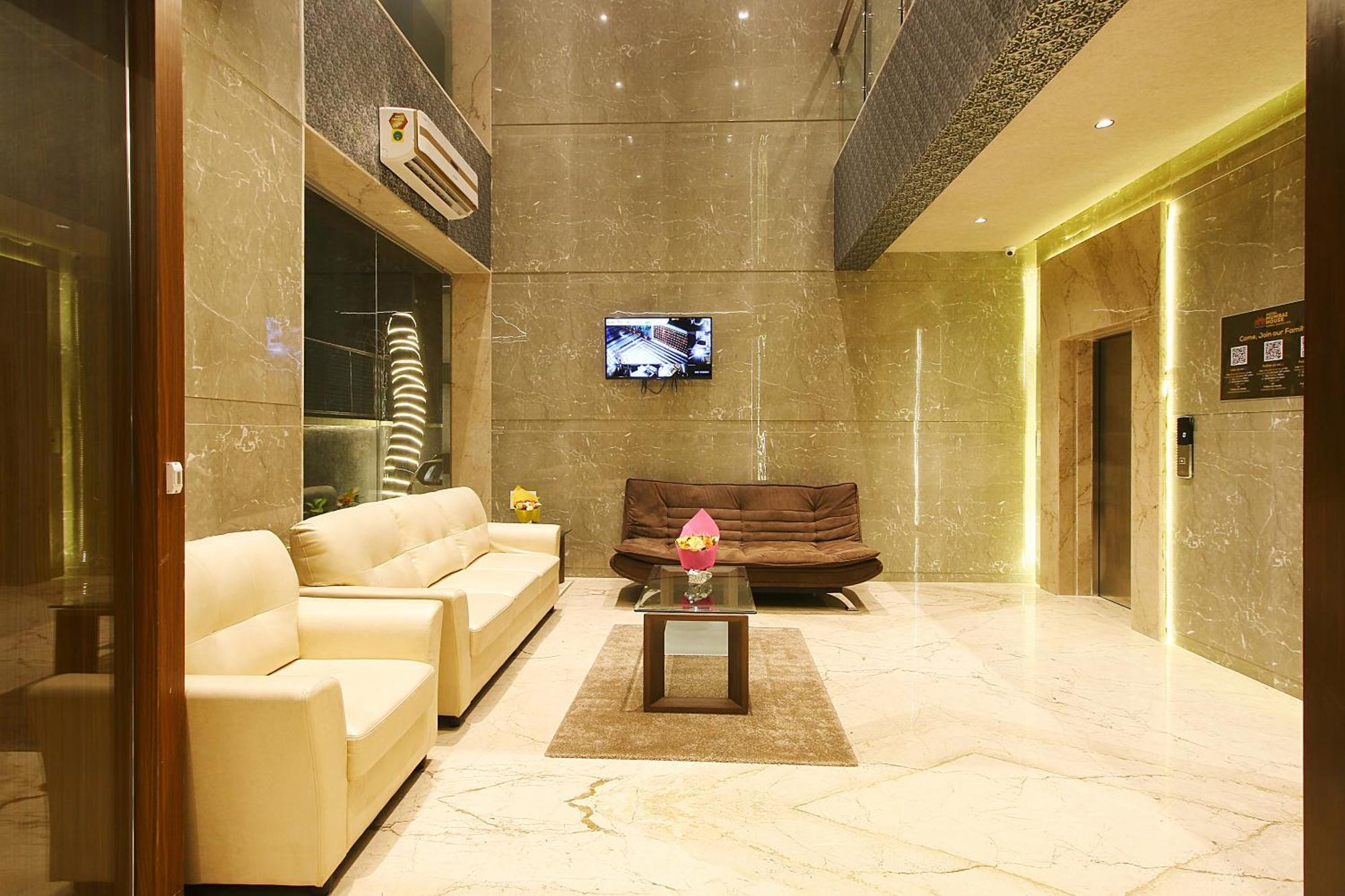 Mumbai House Luxury Apartments Santacruz East, مومباي المظهر الخارجي الصورة