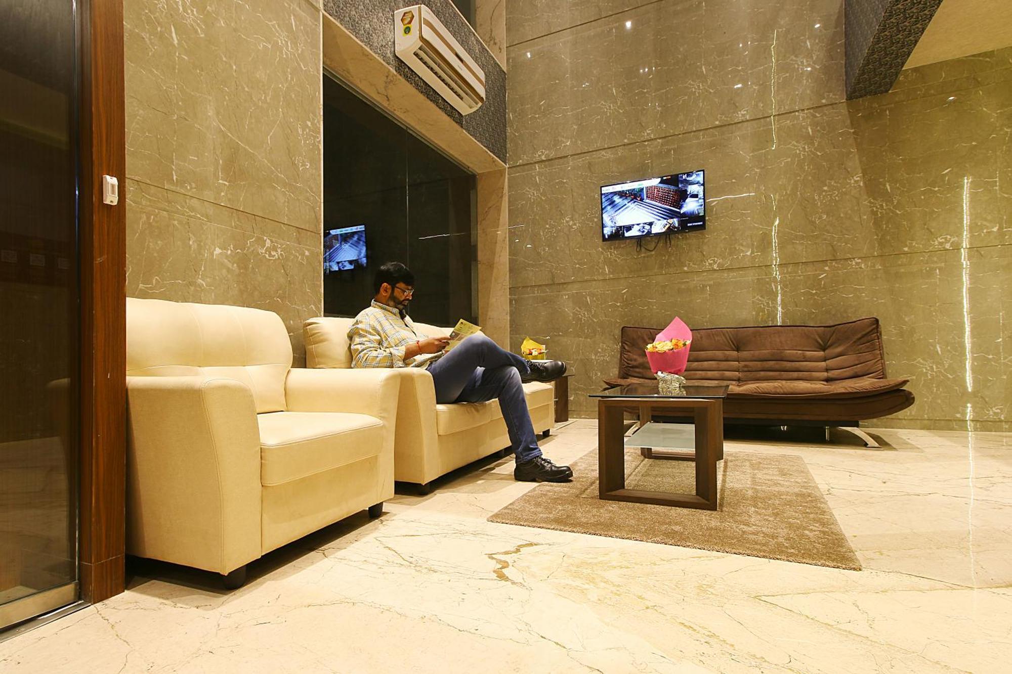 Mumbai House Luxury Apartments Santacruz East, مومباي المظهر الخارجي الصورة