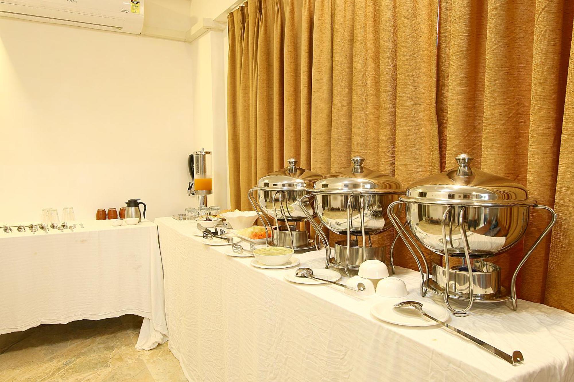 Mumbai House Luxury Apartments Santacruz East, مومباي المظهر الخارجي الصورة