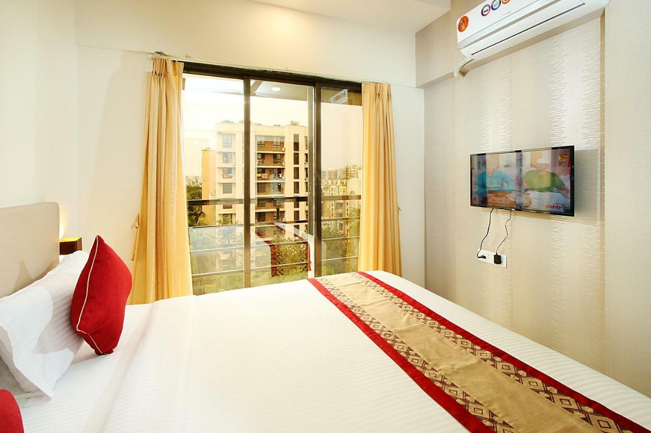 Mumbai House Luxury Apartments Santacruz East, مومباي المظهر الخارجي الصورة