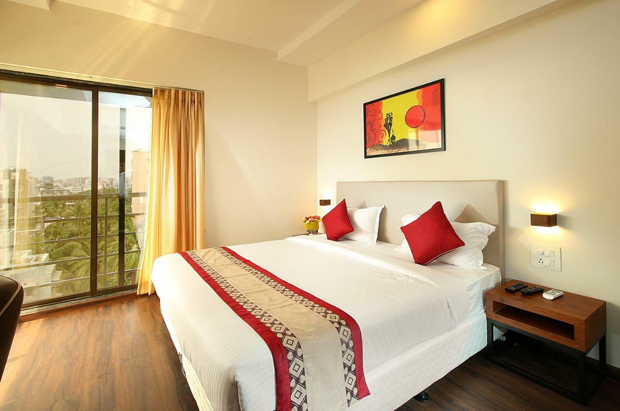 Mumbai House Luxury Apartments Santacruz East, مومباي المظهر الخارجي الصورة