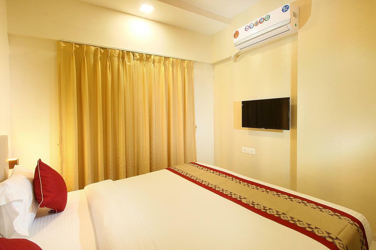 Mumbai House Luxury Apartments Santacruz East, مومباي المظهر الخارجي الصورة