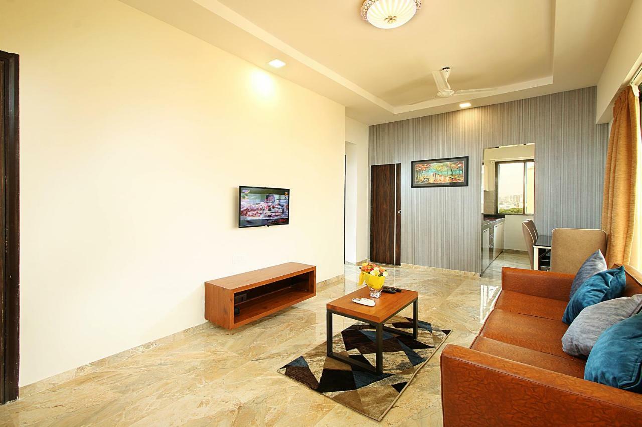 Mumbai House Luxury Apartments Santacruz East, مومباي المظهر الخارجي الصورة