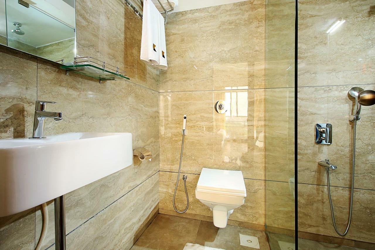 Mumbai House Luxury Apartments Santacruz East, مومباي المظهر الخارجي الصورة